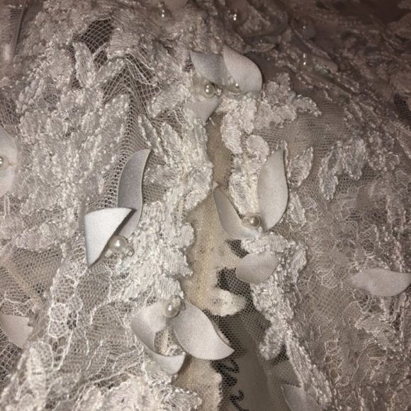 NEVER WORN Mira Zwillenger Veronica Wedding Dress - Picture 8 of 8